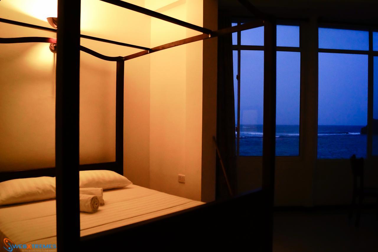 Sayurima Beach Hotel Ахангама Экстерьер фото