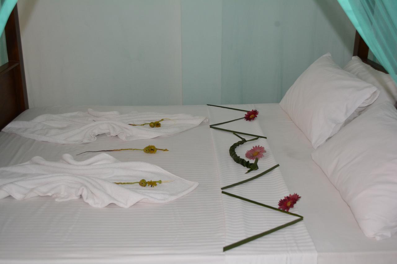 Sayurima Beach Hotel Ахангама Экстерьер фото