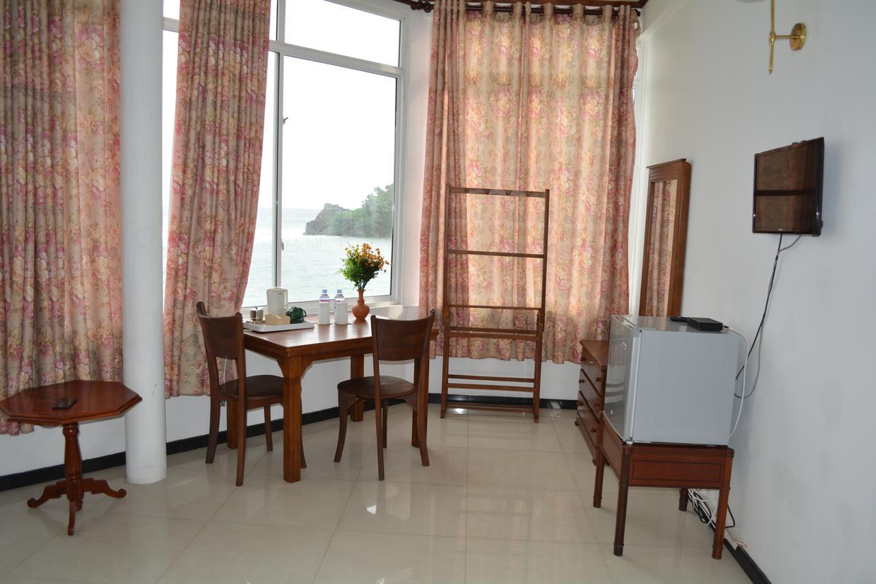 Sayurima Beach Hotel Ахангама Экстерьер фото
