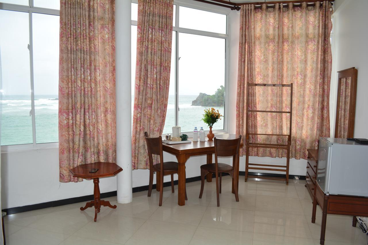 Sayurima Beach Hotel Ахангама Экстерьер фото